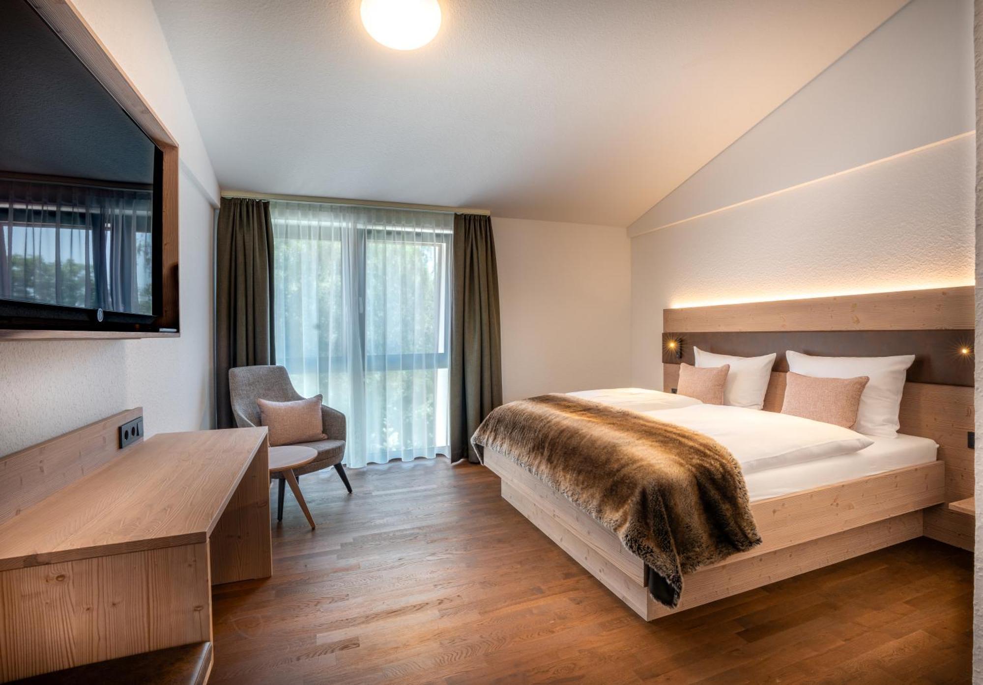 Landhotel Gruener Wald Neuhausen  Екстериор снимка